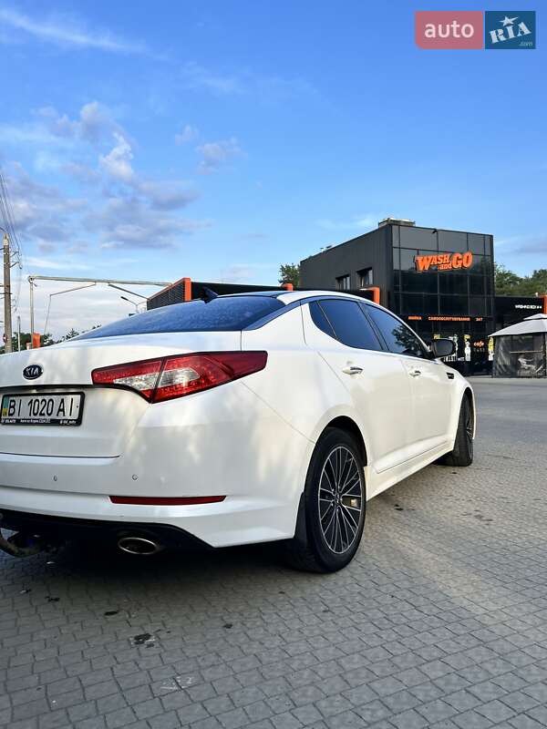 Седан Kia K5 2011 в Полтаві