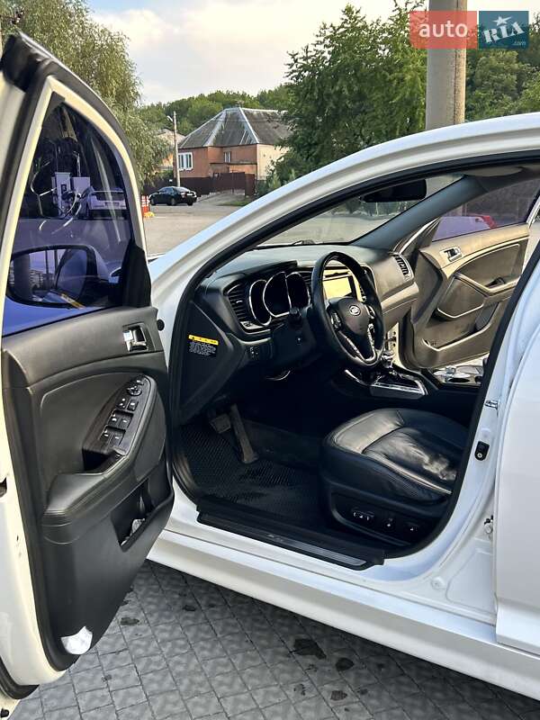 Седан Kia K5 2011 в Полтаві