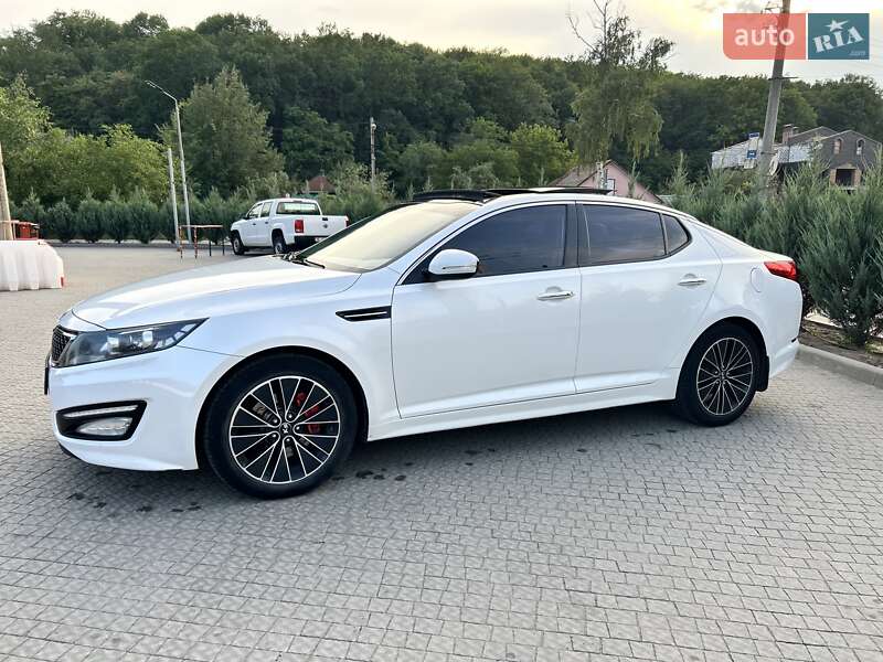 Седан Kia K5 2011 в Полтаві