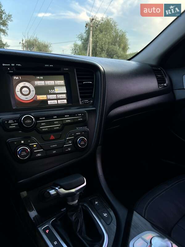 Седан Kia K5 2011 в Полтаві