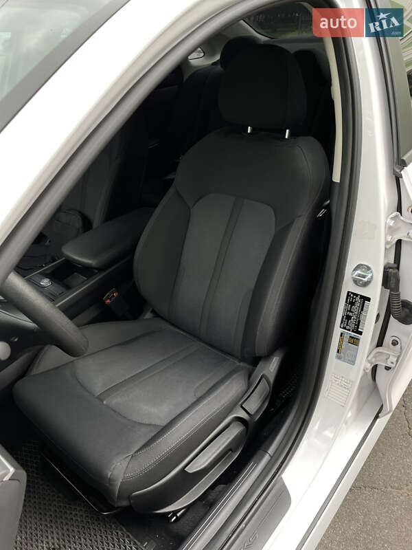 Седан Kia K5 2021 в Житомирі