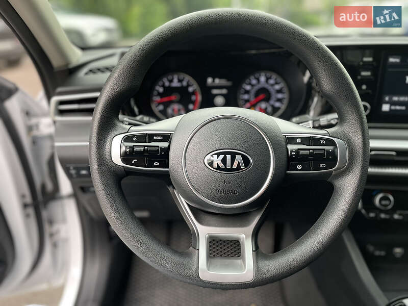 Седан Kia K5 2021 в Житомирі