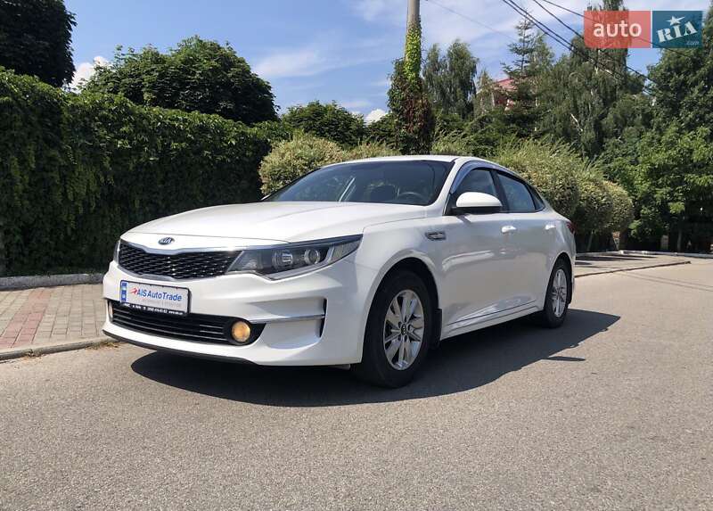 Седан Kia K5 2017 в 