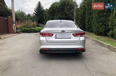 Седан Kia K5 2017 в 