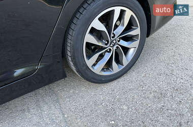 Седан Kia K5 2015 в 