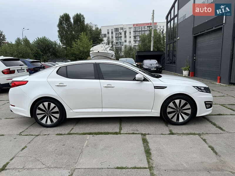 Седан Kia K5 2012 в Киеве
