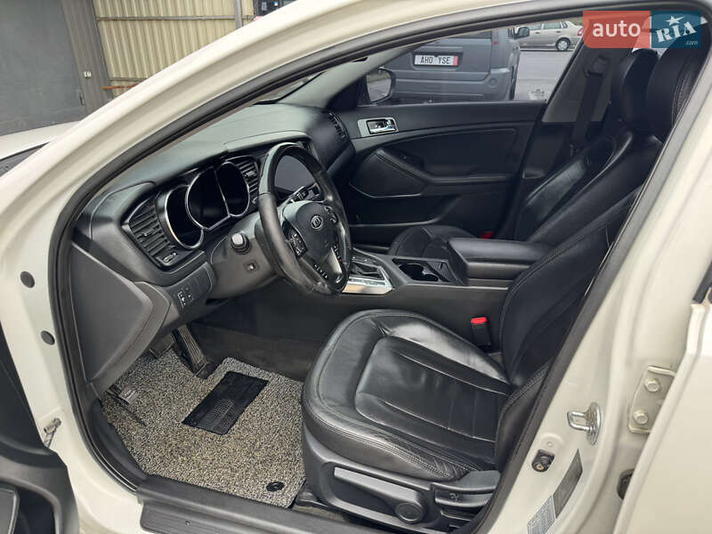 Седан Kia K5 2012 в Киеве