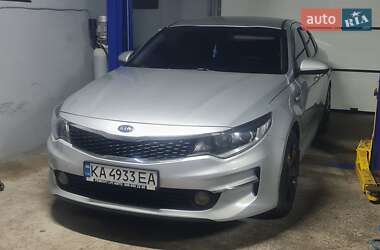 Седан Kia K5 2016 в Киеве