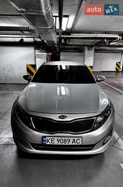 Седан Kia K5 2015 в Дніпрі