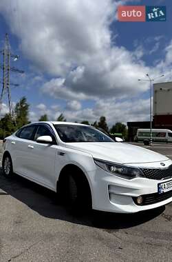 Седан Kia K5 2015 в 
