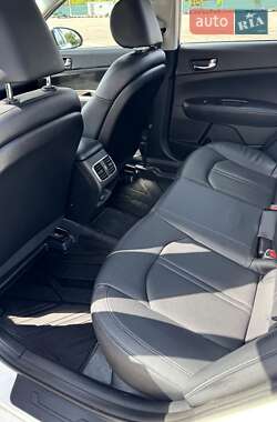 Седан Kia K5 2015 в 