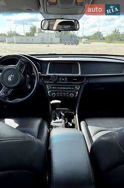 Седан Kia K5 2015 в 