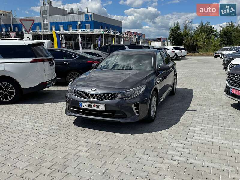 Седан Kia K5 2016 в 