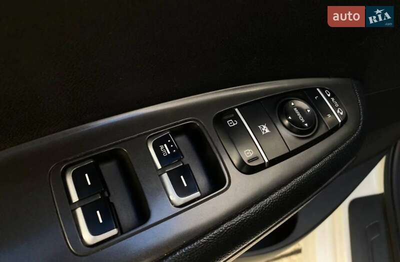 Седан Kia K5 2016 в Киеве