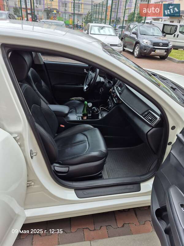 Седан Kia K5 2016 в Киеве