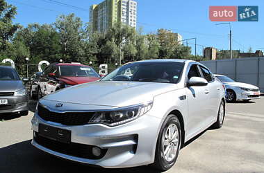 Седан Kia K5 2016 в 
