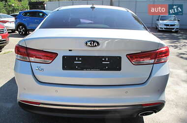 Седан Kia K5 2016 в 