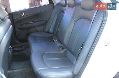 Седан Kia K5 2016 в 