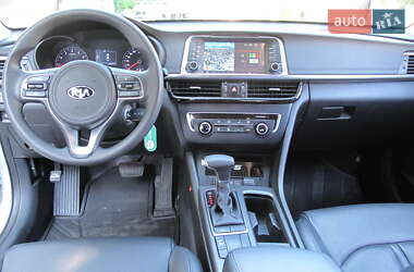 Седан Kia K5 2016 в 