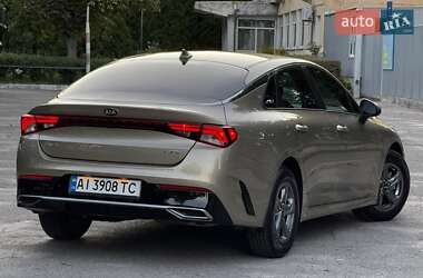 Седан Kia K5 2021 в 