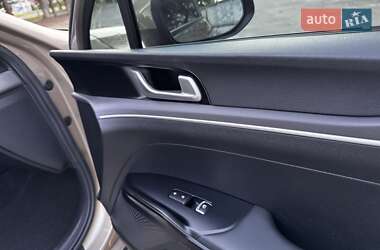 Седан Kia K5 2021 в 
