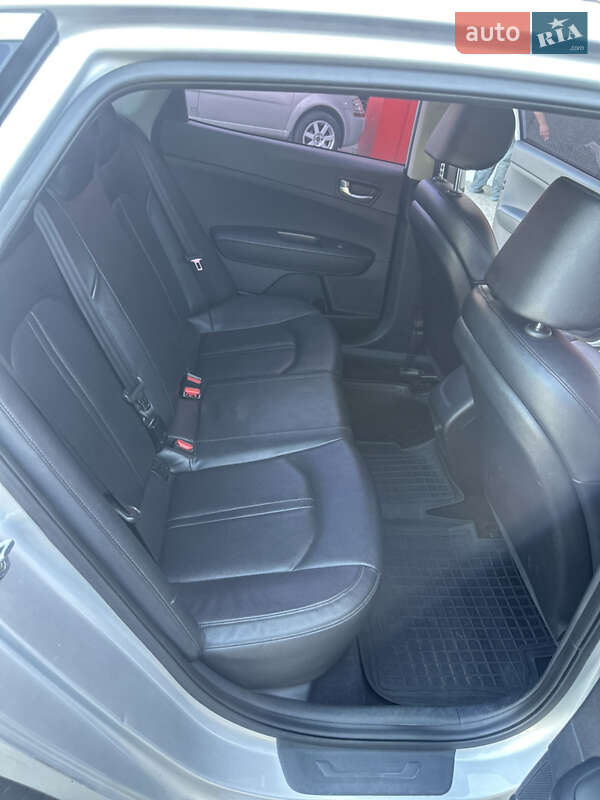 Седан Kia K5 2016 в Днепре