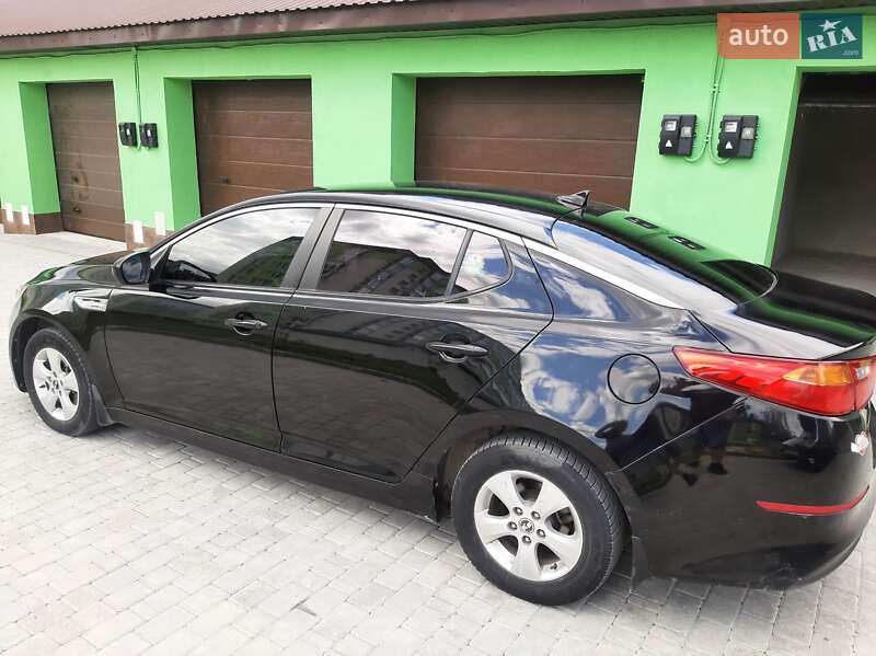 Седан Kia K5 2014 в Каменец-Подольском