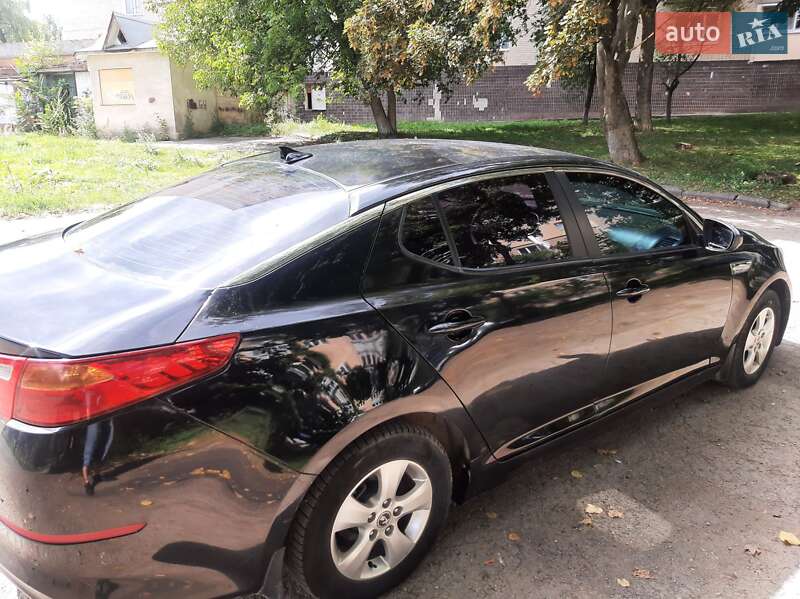 Седан Kia K5 2014 в Каменец-Подольском