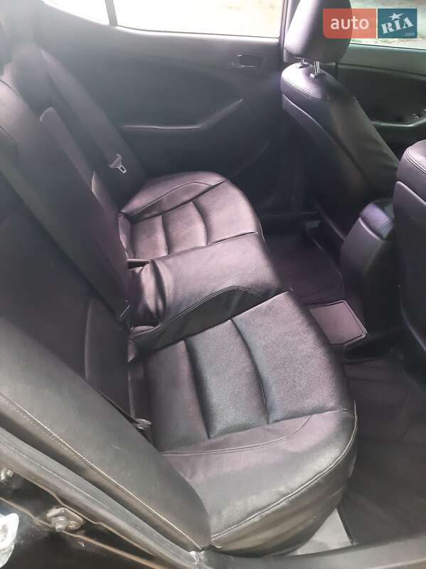 Седан Kia K5 2014 в Каменец-Подольском