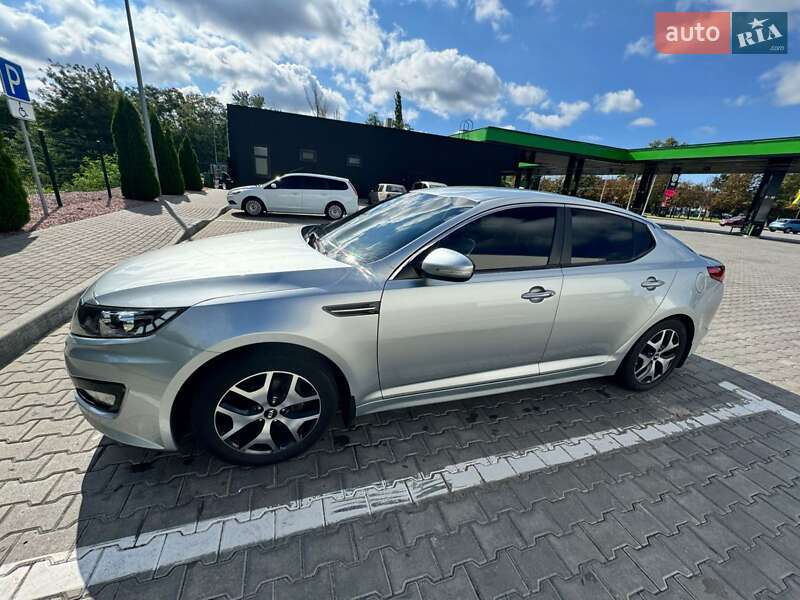 Седан Kia K5 2013 в Кременчуге