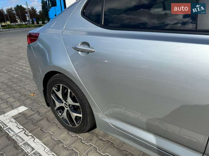 Седан Kia K5 2013 в Кременчуге