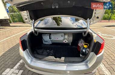 Седан Kia K5 2013 в 