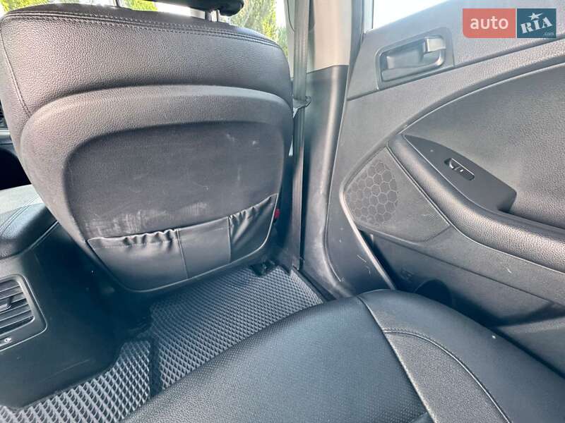 Седан Kia K5 2013 в Кременчуге