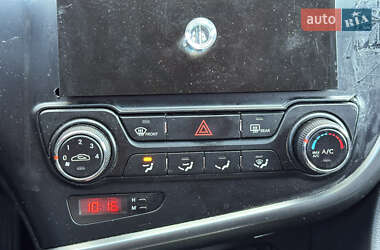 Седан Kia K5 2012 в 
