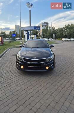 Седан Kia K5 2016 в Киеве