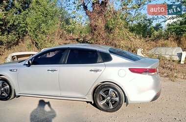 Седан Kia K5 2015 в 