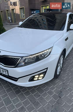 Седан Kia K5 2013 в 