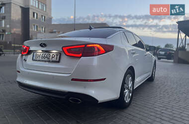 Седан Kia K5 2013 в 