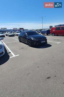 Седан Kia K5 2015 в Одессе