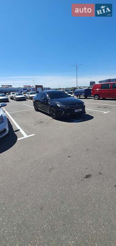 Седан Kia K5 2015 в 