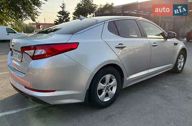 Седан Kia K5 2013 в 