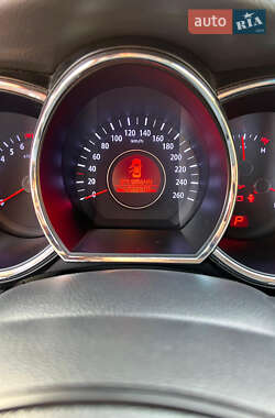 Седан Kia K5 2013 в 