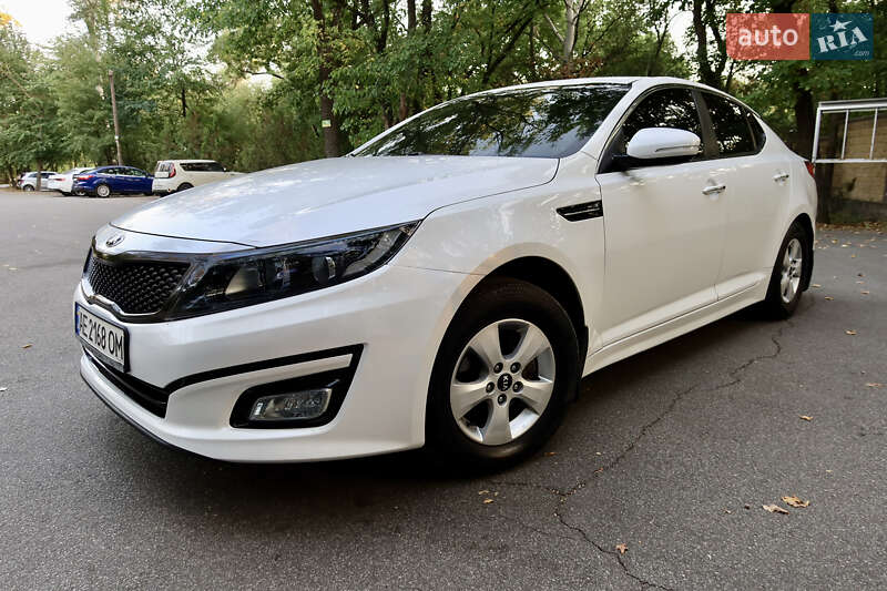Седан Kia K5 2014 в Дніпрі