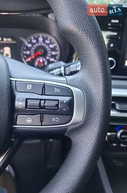 Седан Kia K5 2021 в 