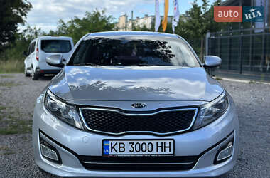 Седан Kia K5 2015 в 