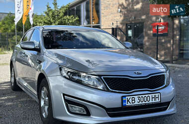 Седан Kia K5 2015 в 