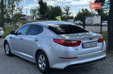 Седан Kia K5 2015 в 