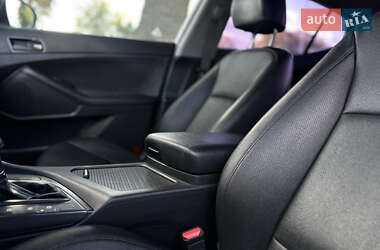Седан Kia K5 2015 в 