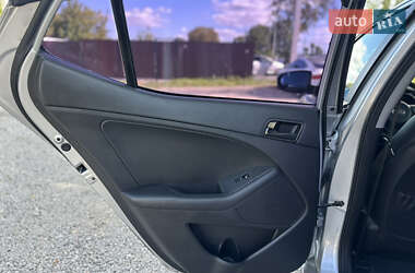 Седан Kia K5 2015 в 