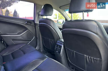 Седан Kia K5 2015 в 